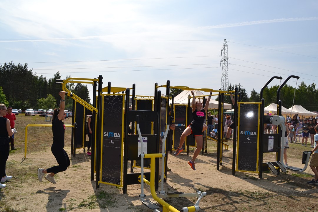 Plac zabaw i siłownia w Chałupkach